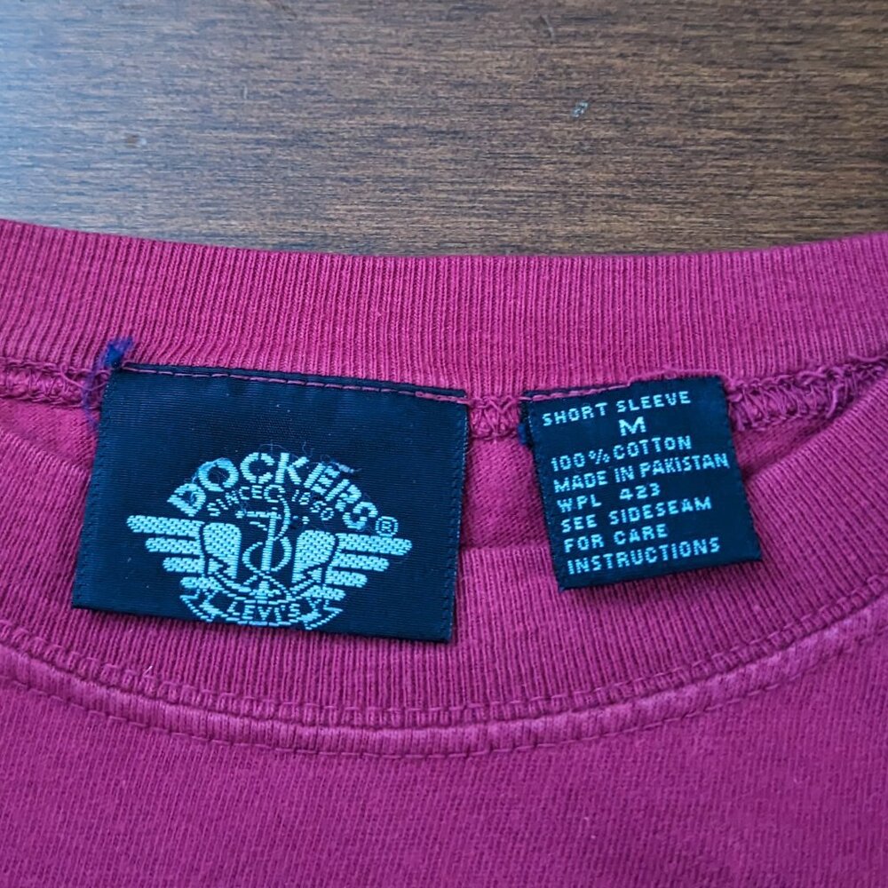 ('90s) DOCKERS Essential pocket tee - Picture 3 of 3